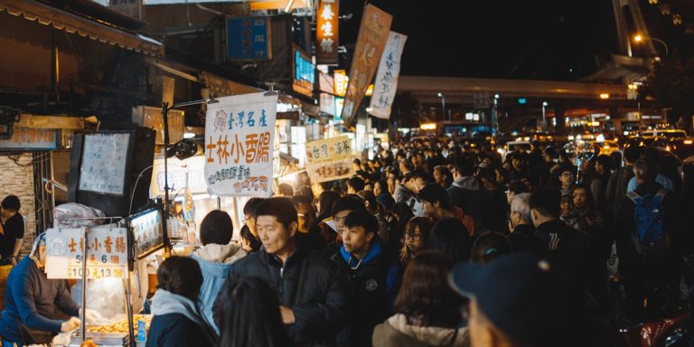 8 Khu Chợ Đêm Ẩm Thực Hàn Quốc Khiến Bạn Mê Mẩn – Đi Seoul Nhất Định Phải Thử!