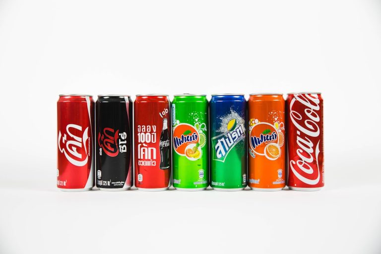 Soju Hàn Quốc: ‘Cơn Sốt’ Ẩm Thực Toàn Cầu Có Gì Mà Ai Cũng Mê? 7 Sự Thật Thú Vị Về Văn Hóa Uống Rượu Xứ Kim Chi!