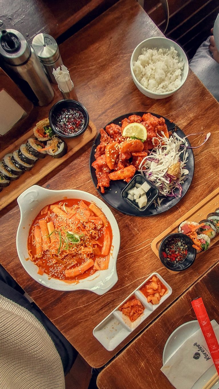 Sundae – ‘Vua Đường Phố’ Hàn Quốc Có Gì Mà 50 Triệu Người ‘Nghiện’? 7 Biến Tấu ‘Cực Phẩm’ Khiến Bạn Phải ‘Chuốc’ Ngay!