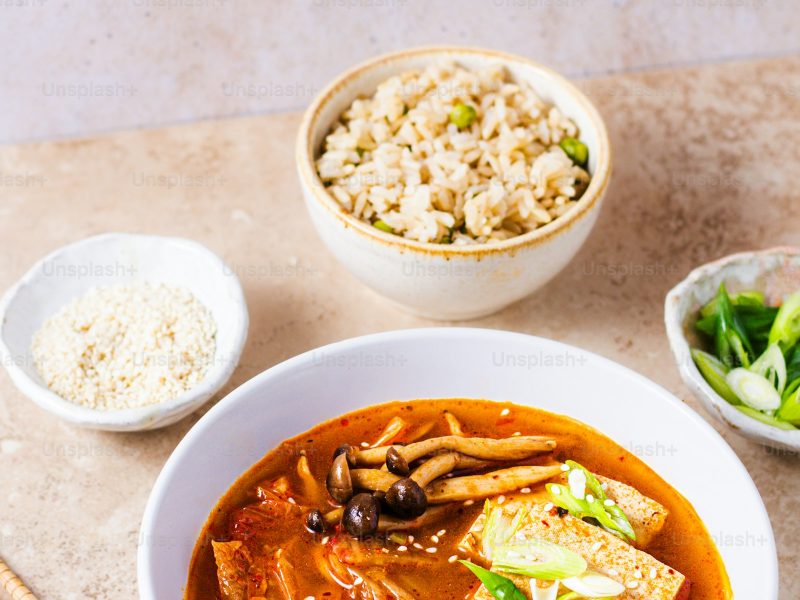 Yukgaejang – “Nồi Súp Bò Cay” Chữa Lành Của Người Hàn Có Gì Mà Cả Thế Giới Mê? 7 Bí Mật Khiến Bạn Nghiện Ngay Bát Đầu!