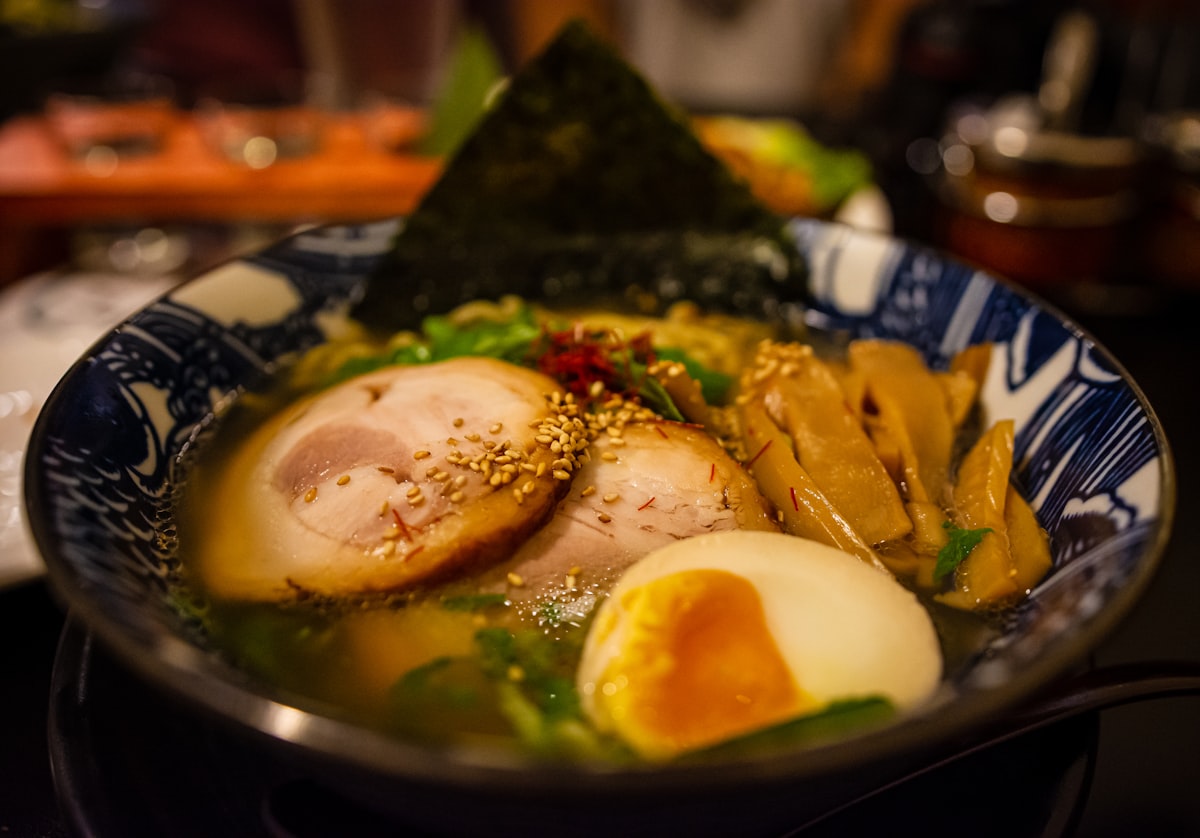 Janchi Guksu – Món Mì ‘Tiệc Cưới’ Của Hàn Quốc Có Gì Mà 100% Người Hàn Đều Ăn Trong Ngày Vui? 7 Bí Mật Khiến Bạn Nghiện Ngay Tô Đầu!