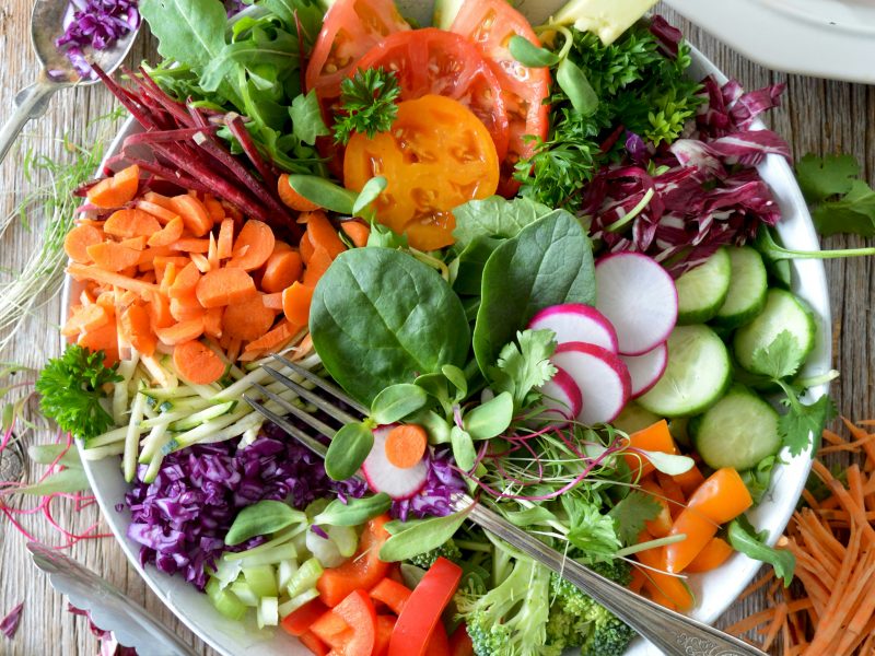 Tteokguk – Canh Bánh Gạo Truyền Thống Hàn Quốc Có Gì Mà Ai Cũng Mê? 7 Bí Mật Khiến Bạn Thêm 1 Tuổi Sau Mỗi Bát!