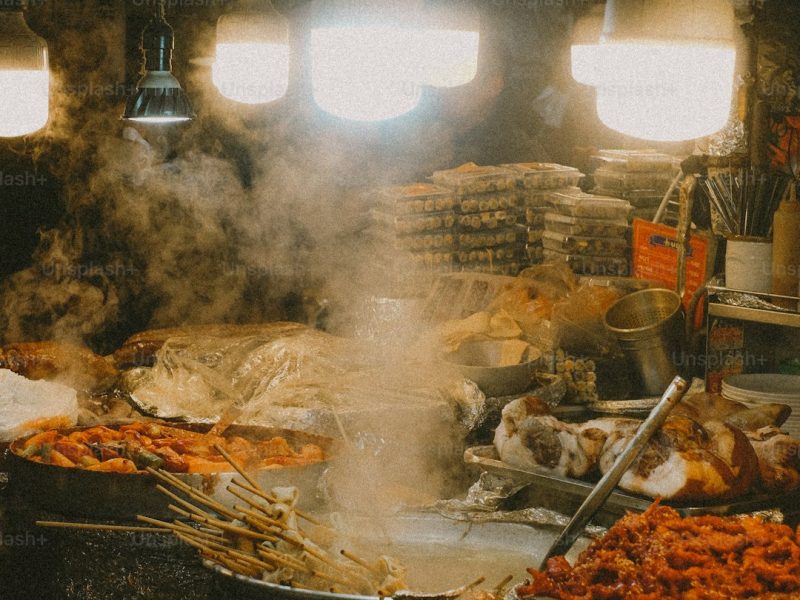 Pojangmacha (포장마차) – ‘Quán Lều Đêm’ Hàn Quốc Có Gì Mà Ai Cũng Mê? 7 Bí Mật Khiến Cả Thế Giới Phát Cuồng!
