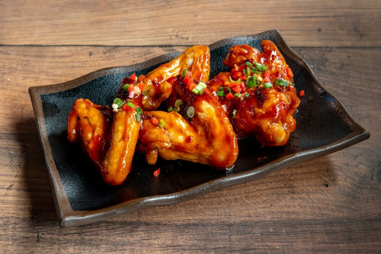 Gà Rán Sốt Cay Hàn Quốc (Yangnyeom Chicken) – Bí Quyết Giòn Rụm Chuẩn Vị Tại Nhà