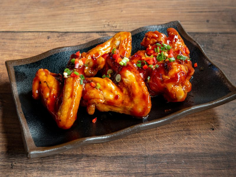Gà Rán Sốt Cay Hàn Quốc (Yangnyeom Chicken) – Bí Quyết Giòn Rụm Chuẩn Vị Tại Nhà
