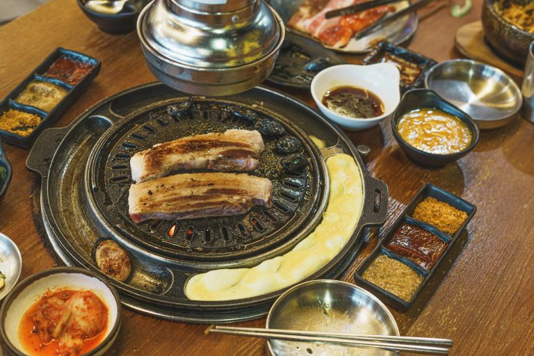 Bulgogi (불고기) – Bí Quyết Làm Bò Nướng Sốt Trái Cây Mềm Tan Chuẩn Vị Hàn Quốc