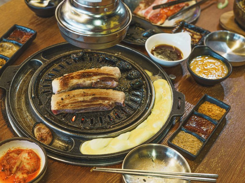 Bulgogi (불고기) – Bí Quyết Làm Bò Nướng Sốt Trái Cây Mềm Tan Chuẩn Vị Hàn Quốc