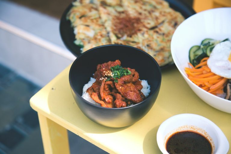 Haemul Pajeon (해물파전) – Bí Quyết Làm Bánh Xèo Hải Sản Hàn Quốc Giòn Rụm Chuẩn Vị Tại Nhà