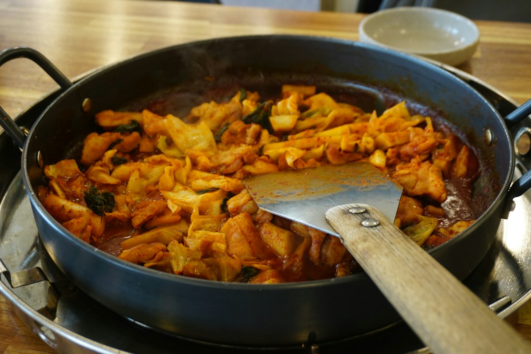 Dakgalbi (닭갈비) – Bí Quyết Làm Gà Xào Bắp Cải Phô Mai Hàn Quốc Cay Béo Chuẩn Vị Tại Nhà